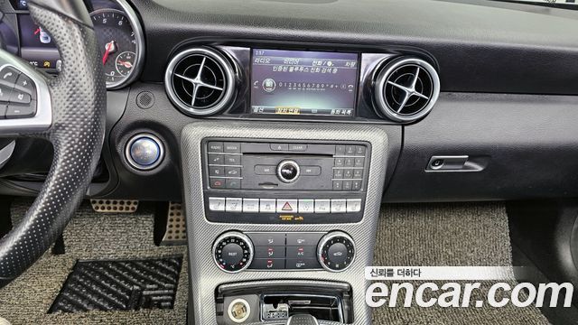 Mercedes-Benz SLC-Class SLC200