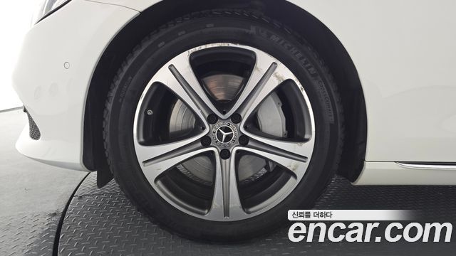 Mercedes-Benz E-Class E300 Avantgarde