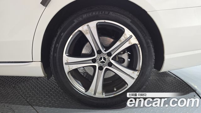 Mercedes-Benz E-Class E300 Avantgarde