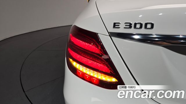 Mercedes-Benz E-Class E300 Avantgarde