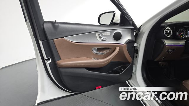 Mercedes-Benz E-Class E300 Avantgarde