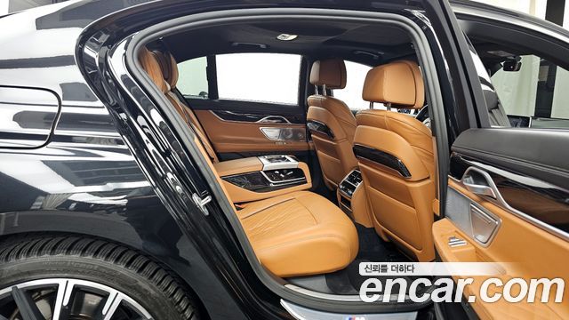 BMW 7-Series 740i M Sport