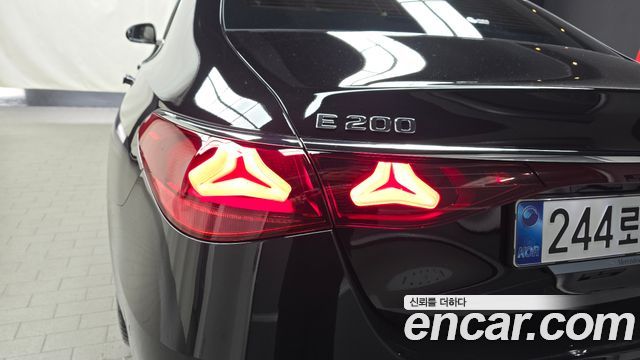 Mercedes-Benz E-Class E200 Avantgarde