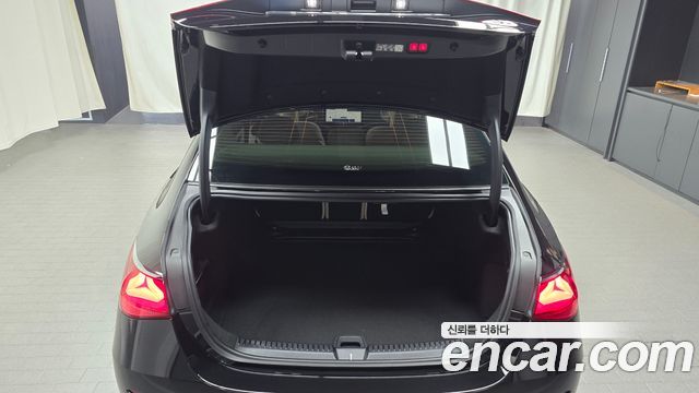 Mercedes-Benz E-Class E200 Avantgarde
