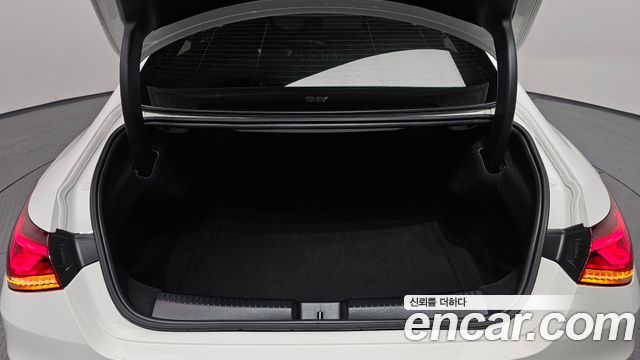 Mercedes-Benz CLA-Class CLA250 4MATIC