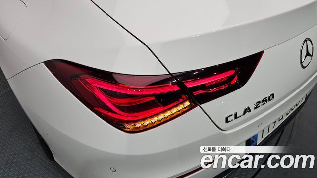 Mercedes-Benz CLA-Class CLA250 4MATIC
