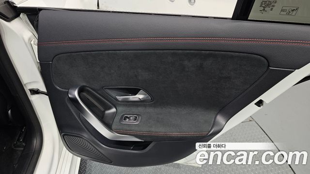 Mercedes-Benz CLA-Class CLA250 4MATIC