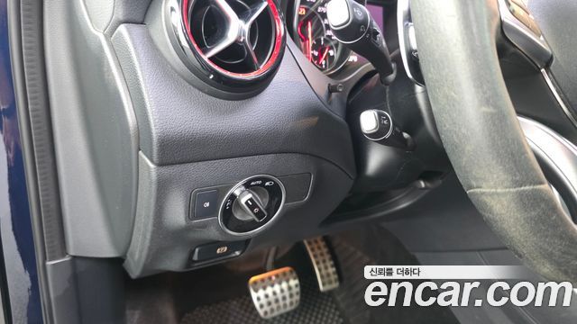 Mercedes-Benz GLA-Class GLA45 AMG 4MATIC