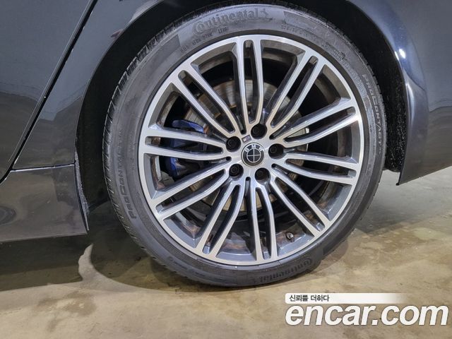 BMW 5-Series 530i M Sport Package Plus