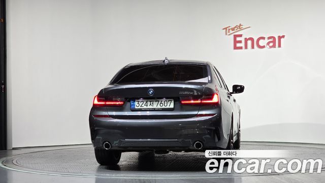 BMW 3-Series 330e M Sport