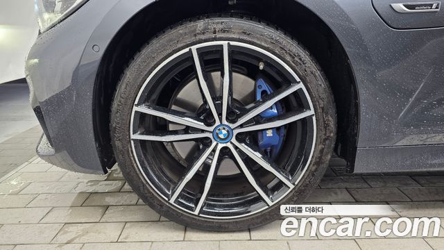BMW 3-Series 330e M Sport