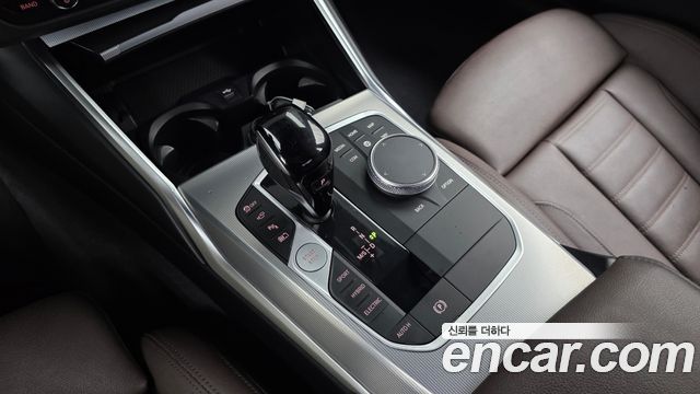 BMW 3-Series 330e M Sport