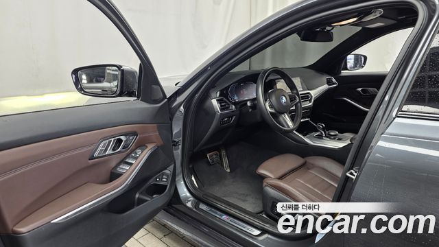 BMW 3-Series 330e M Sport