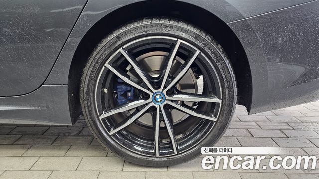 BMW 3-Series 330e M Sport