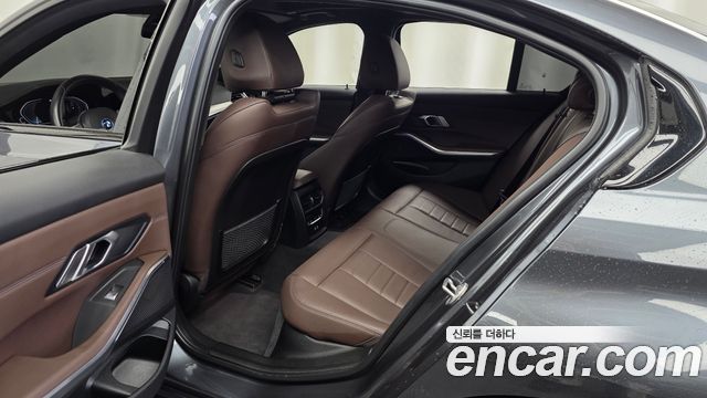 BMW 3-Series 330e M Sport