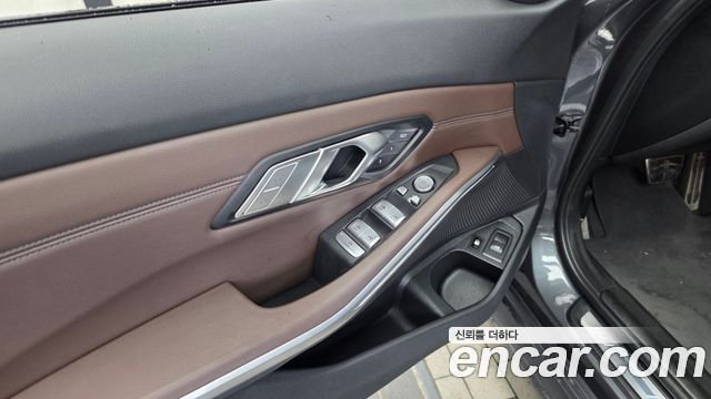 BMW 3-Series 330e M Sport
