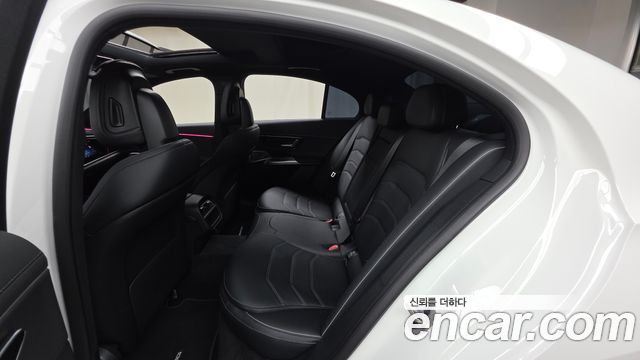Mercedes-Benz E-Class E300 4MATIC AMG Line