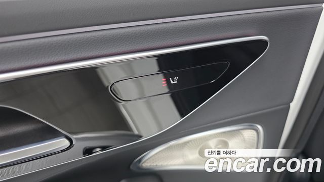 Mercedes-Benz E-Class E300 4MATIC AMG Line