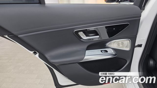 Mercedes-Benz E-Class E300 4MATIC AMG Line