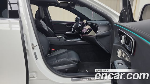 Mercedes-Benz E-Class E300 4MATIC AMG Line