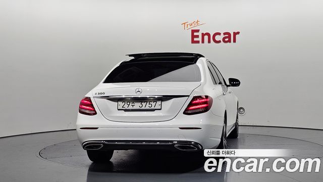 Mercedes-Benz E-Class E300 Avantgarde