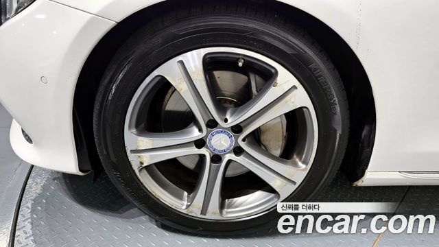 Mercedes-Benz E-Class E300 Avantgarde