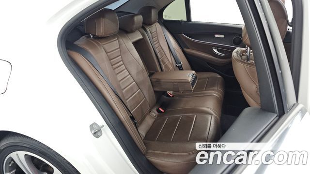 Mercedes-Benz E-Class E300 Avantgarde