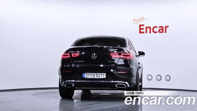 Mercedes-Benz GLC-Class GLC300 4MATIC Premium Coupe