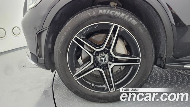 Mercedes-Benz GLC-Class GLC300 4MATIC Premium Coupe