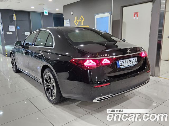 Mercedes-Benz E-Class E220d 4MATIC Exclusive