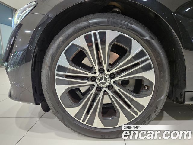 Mercedes-Benz E-Class E220d 4MATIC Exclusive