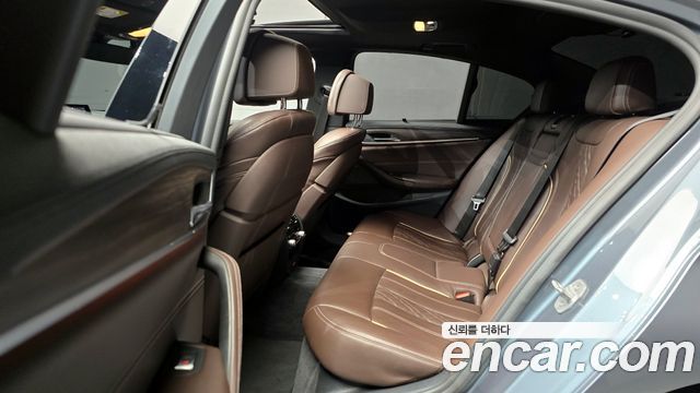 BMW 5-Series 530i M Sport Package Plus