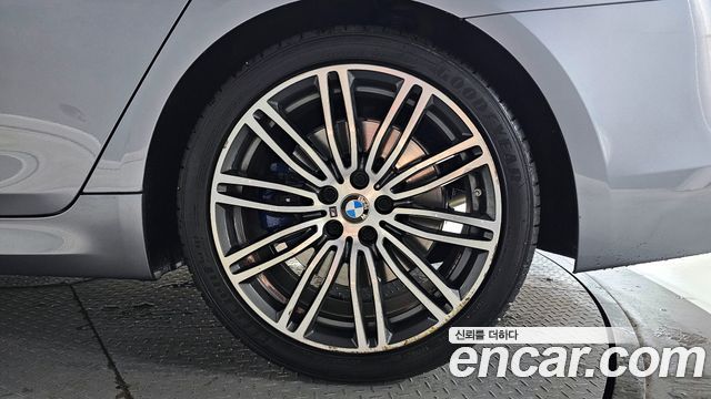 BMW 5-Series 530i M Sport Package Plus