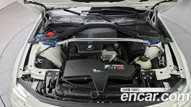 BMW 3-Series 320i Luxury