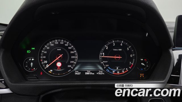 BMW 3-Series 320i Luxury