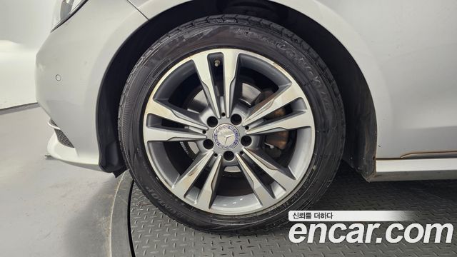 Mercedes-Benz E-Class E220 Bluetec Avantgarde