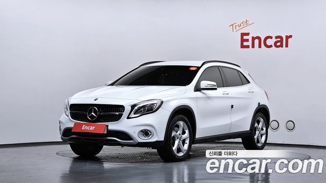 Mercedes-Benz GLA-Class GLA220