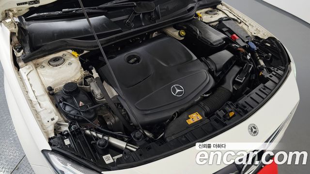 Mercedes-Benz GLA-Class GLA220