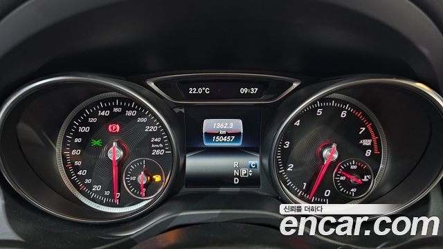 Mercedes-Benz GLA-Class GLA220
