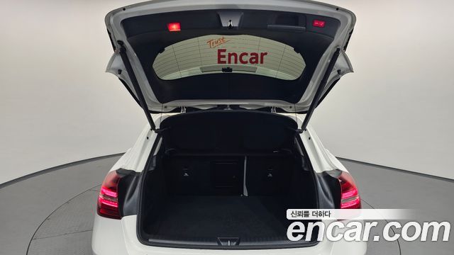 Mercedes-Benz GLA-Class GLA220