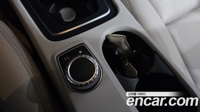 Mercedes-Benz GLA-Class GLA220