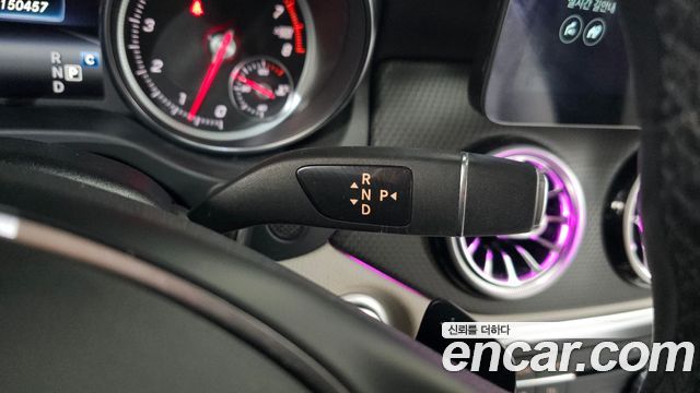 Mercedes-Benz GLA-Class GLA220