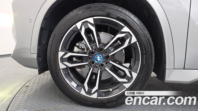 BMW iX1 xDrive 30 M Sport