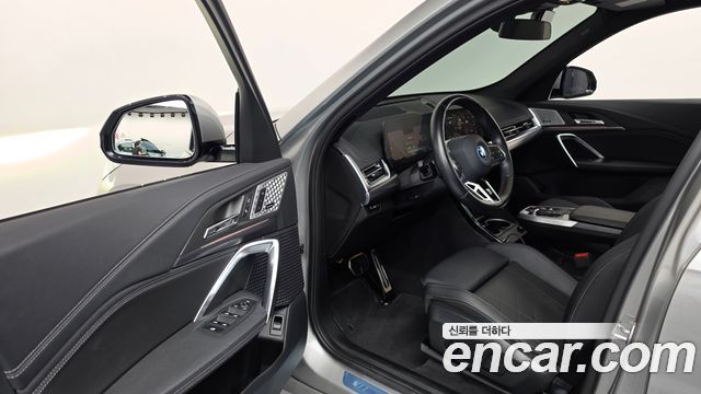 BMW iX1 xDrive 30 M Sport