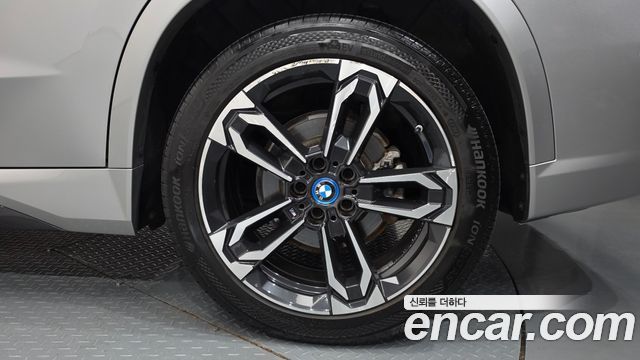BMW iX1 xDrive 30 M Sport