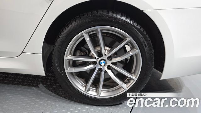 BMW 5-Series 520d xDrive M Sport Package Plus