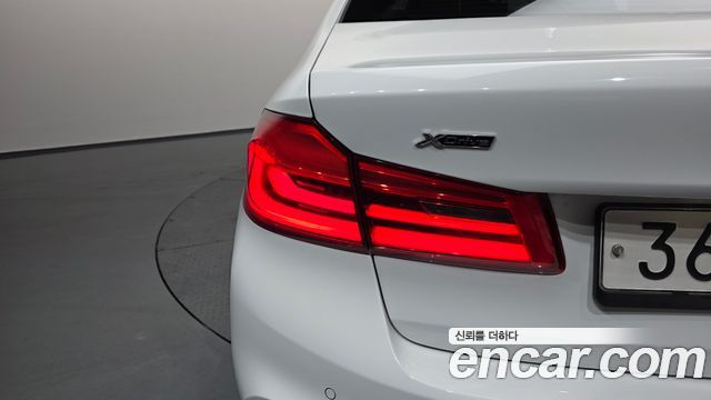 BMW 5-Series 520d xDrive M Sport Package Plus