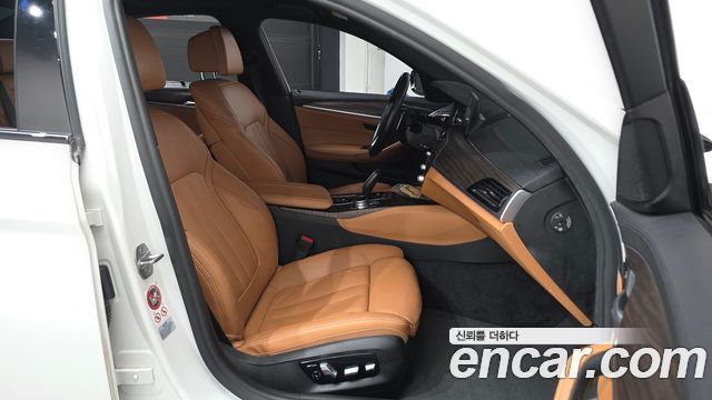 BMW 5-Series 520d xDrive M Sport Package Plus