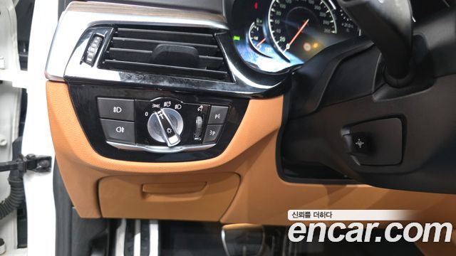 BMW 5-Series 520d xDrive M Sport Package Plus