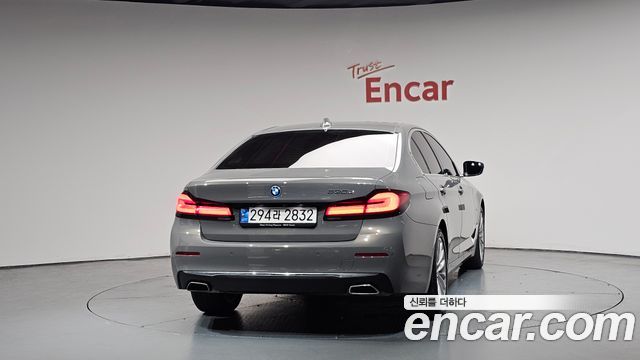 BMW 5-Series 530e Luxury